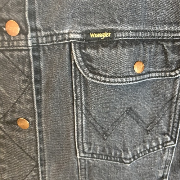 Wrangler Faded Black Denim Oversized  Western Trucker Jacket Size XL Jean Jacket - Picture 4 of 6